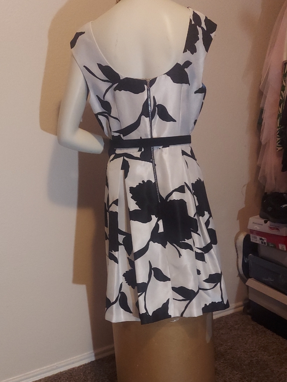 Julian Taylor Black and White Sleeveless A-Line Mini Dress - Picture 6 of 8